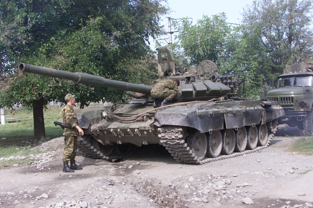 Tanks T 72 near the school in Beslan