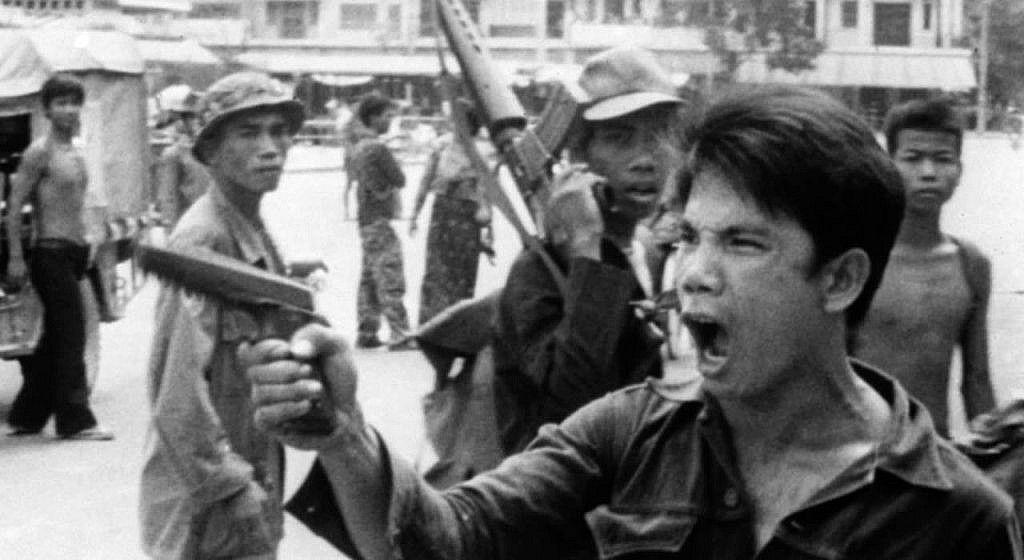 Khmer Rouge orders owners to leave stores