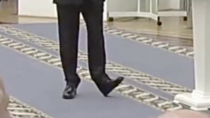 Странная обувь Путина