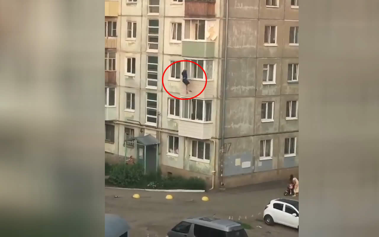 Izhevsk spiderman could not cope with the balcony