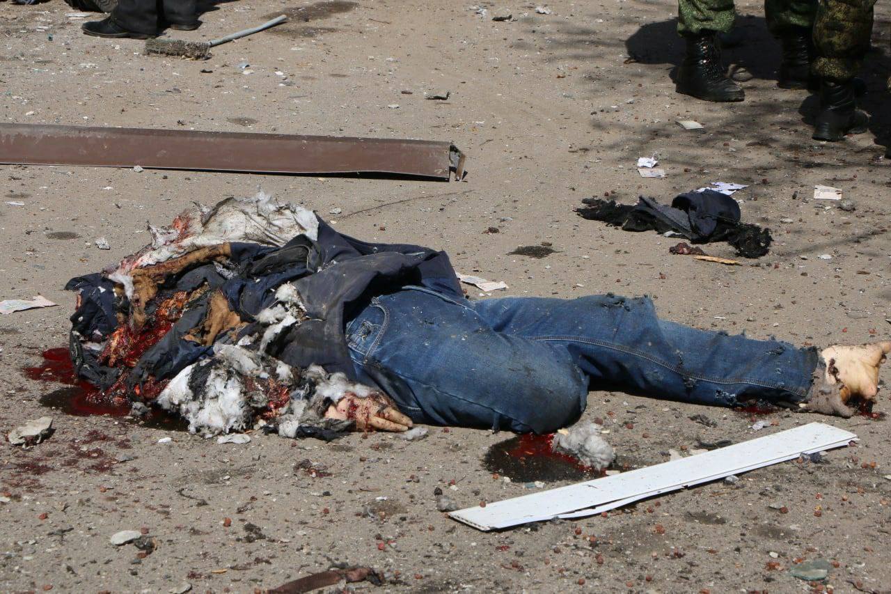 Donetsk. Mutilated corpse