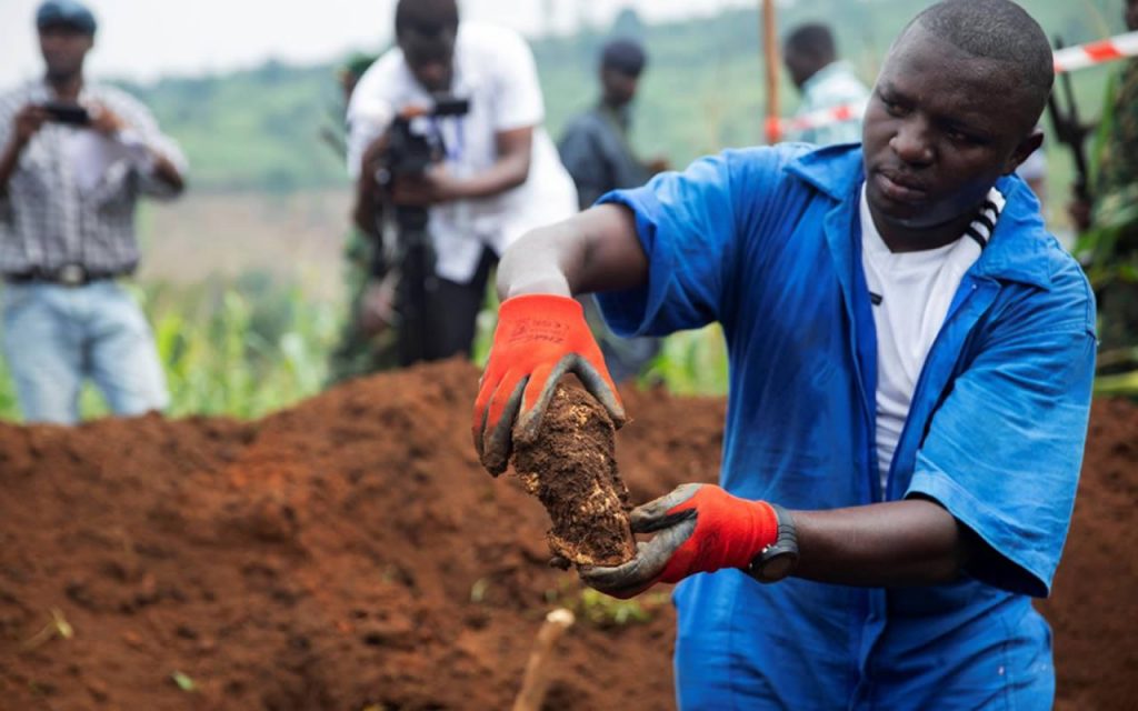 В братских могилах Бурунди найдено более 6000 тел