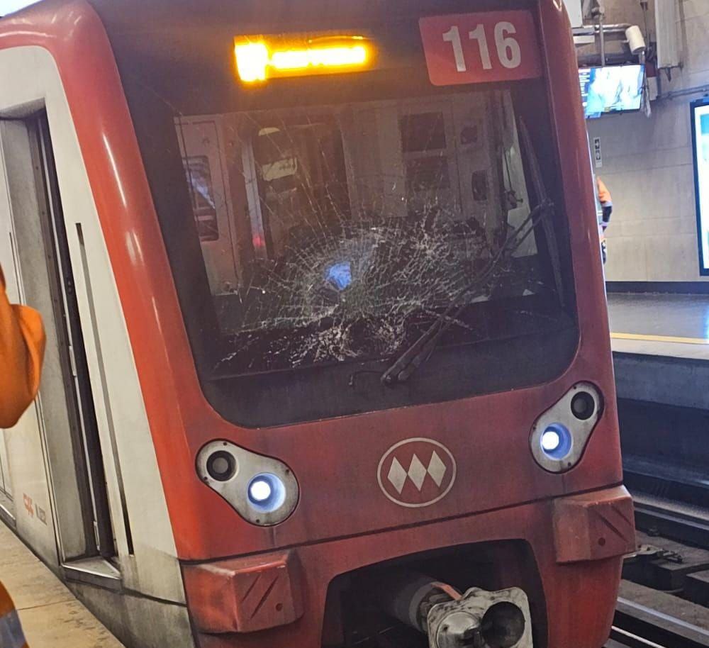 Самоубийца бросился под поезд