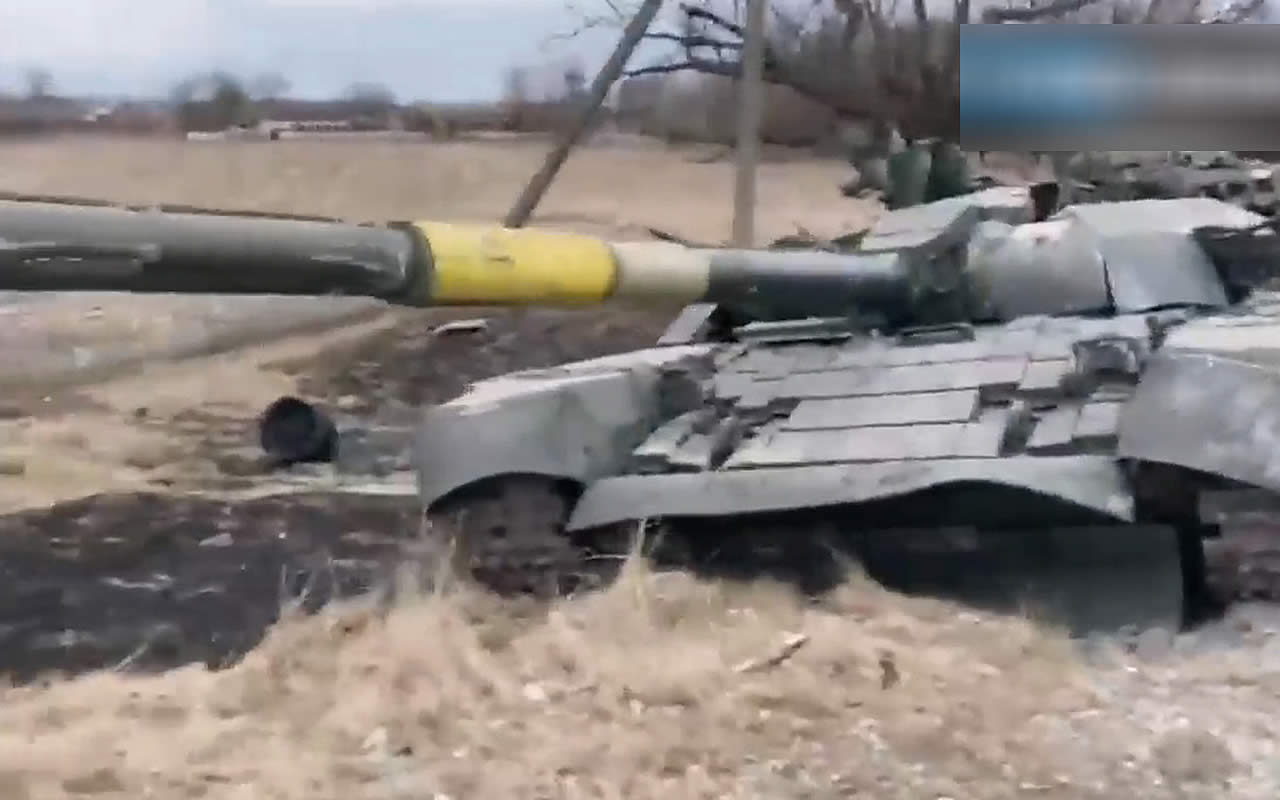 Танк против 8 украинских танков