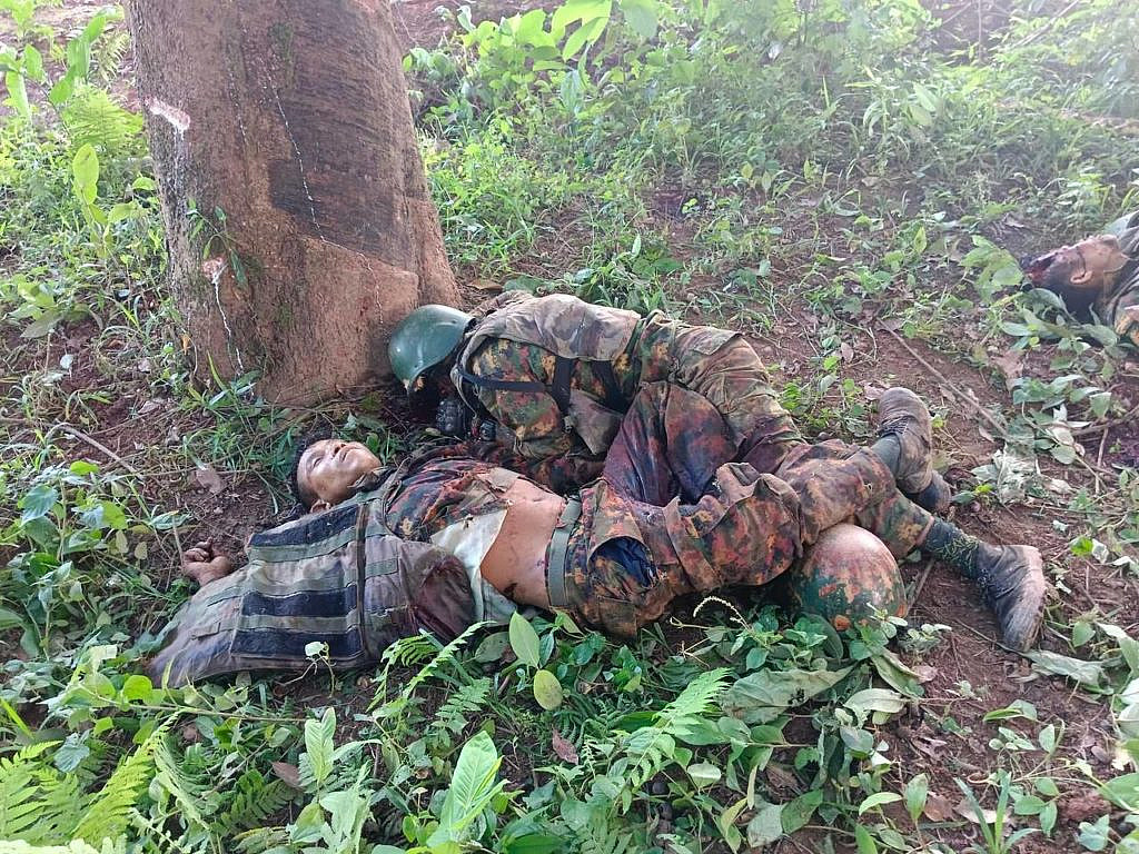 Трупы солдат армии Мьянмы