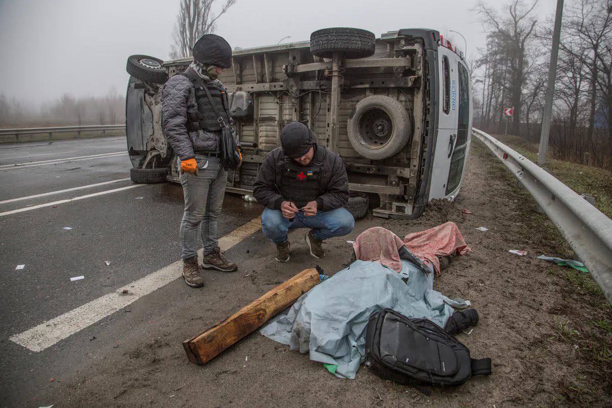 Труп мужчины у перевернутого автомобиля. Киевская область