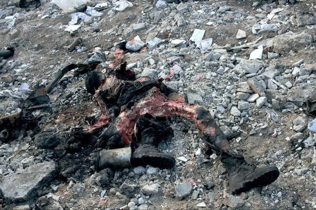 Обгоревший труп российского танкиста объеденный собаками