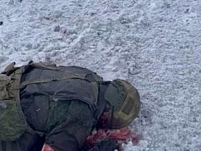 Трупы российских военных на снегу